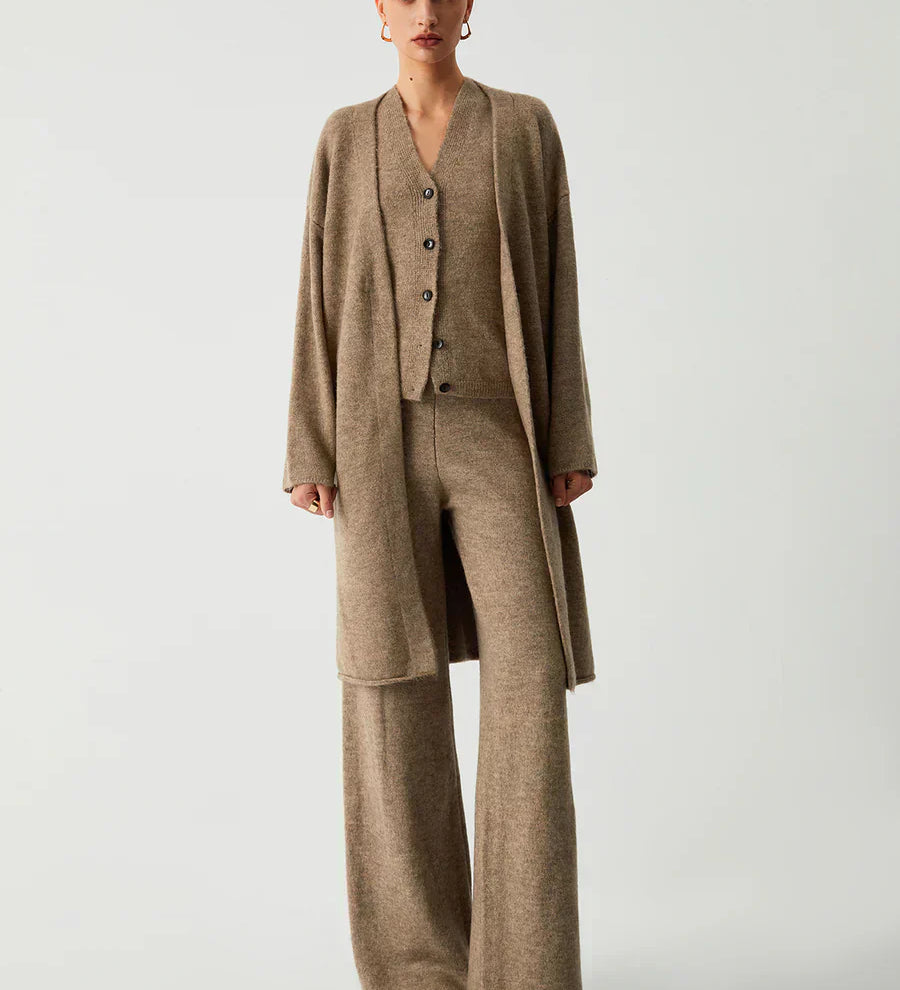 Cardigan lung din trei piese cu pantaloni casual