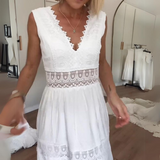 Sadie – Rochie Cămașă de Damă cu Dantelă și Decolteu în V