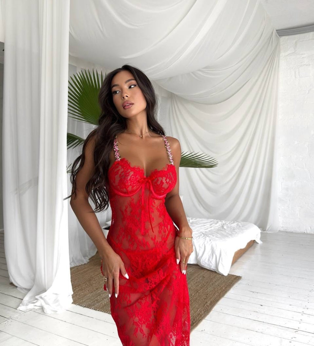 Georgina™ | Rochie de noapte transparentă Petale de Miezul Nopții