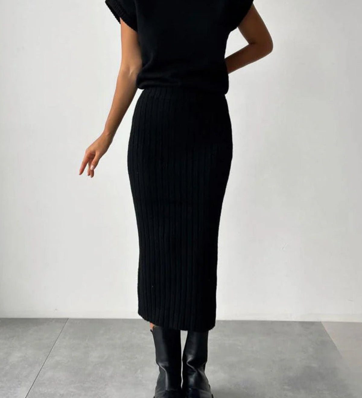 Set Asamblat: Top Tricotat Gros și Fustă Midi Tricotată cu Talie Înaltă