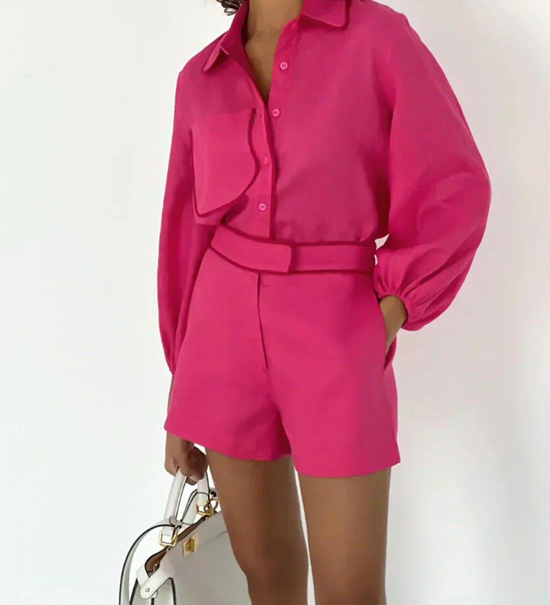 Set de pantaloni scurți și in cu detalii contrastante