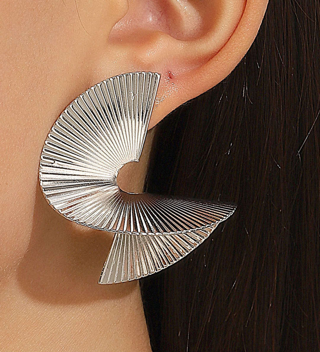 Lavinia – Cercei plisați cu design sculptural